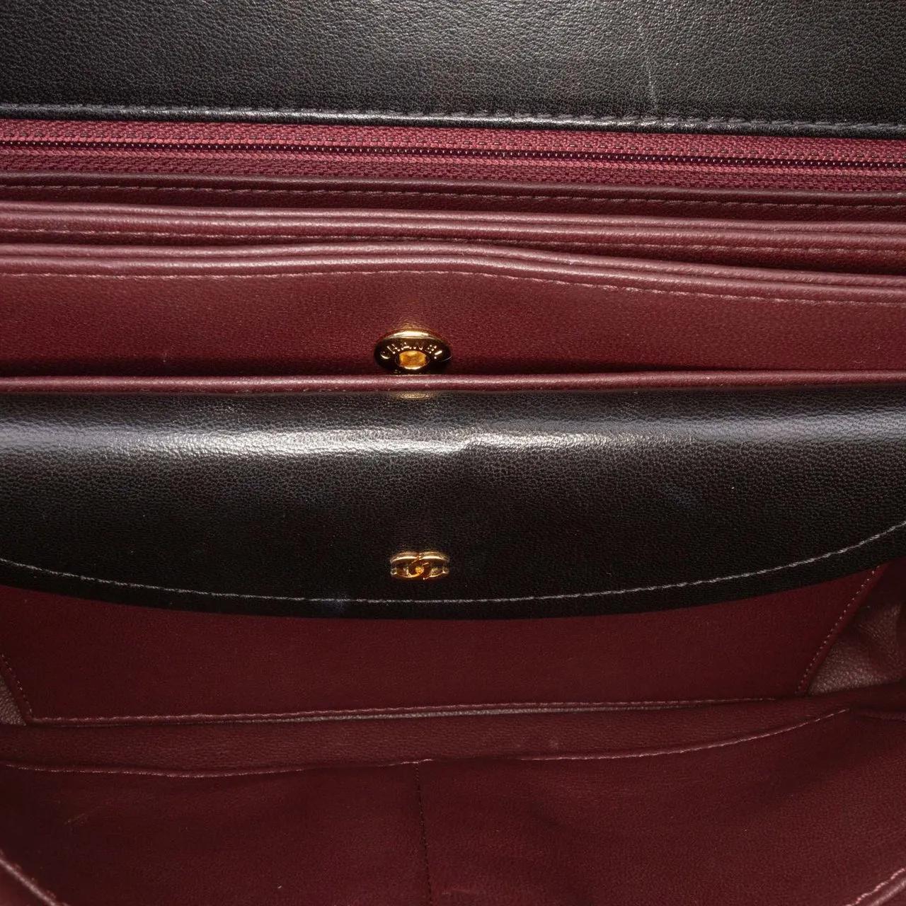 Thumbnail - Chanel Hobo Bags - Diagonal Quilted Lambskin CC Signature Flap - Gr. unisize - in Schwarz - für Damen