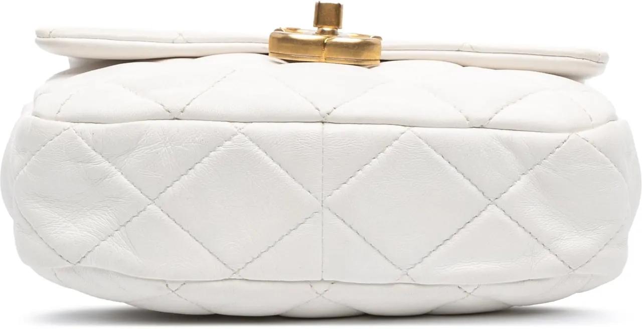 Thumbnail - Chanel Hobo Bags - 2021-2024 Mini Quilted Lambskin Lacquered Chain Fl - Gr. unisize - in Weiß - für Damen