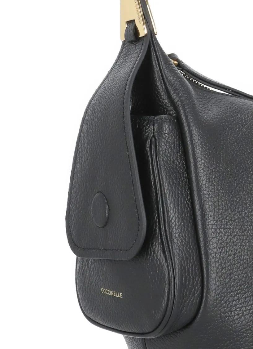 Coccinelle Shoppers Campus Shoulder Bag in zwart