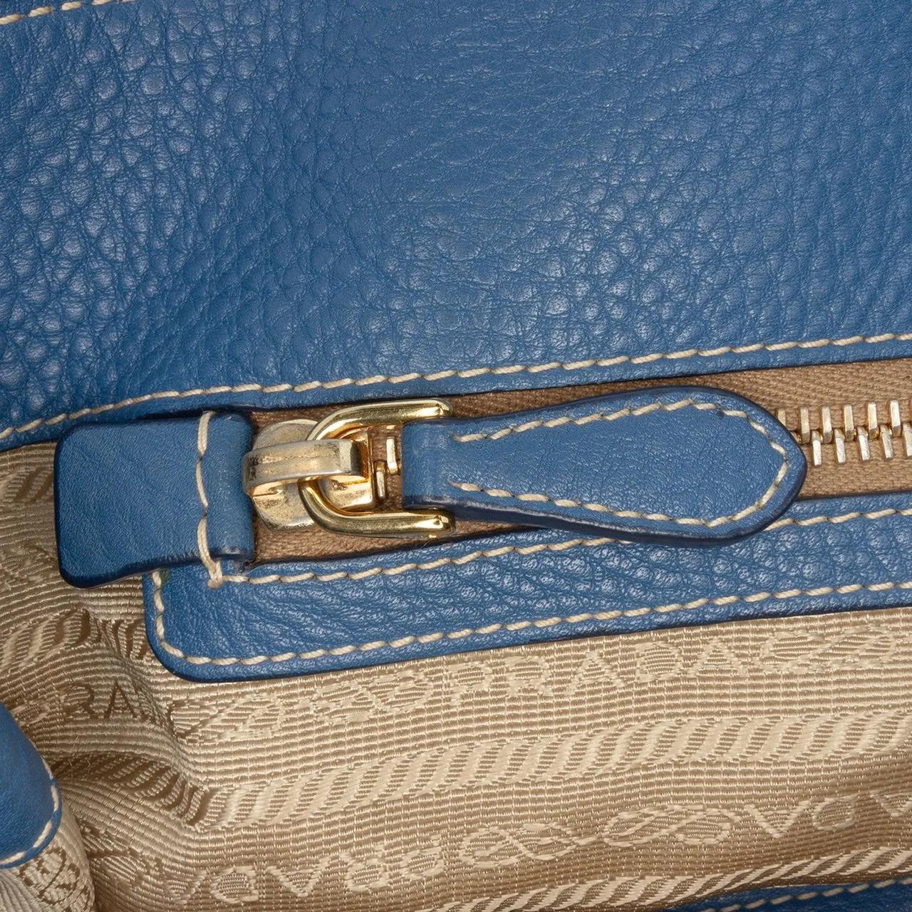 Thumbnail - Prada Shopper - Vitello Daino Side Zip Shopper Tote - Gr. unisize - in Blau - für Damen