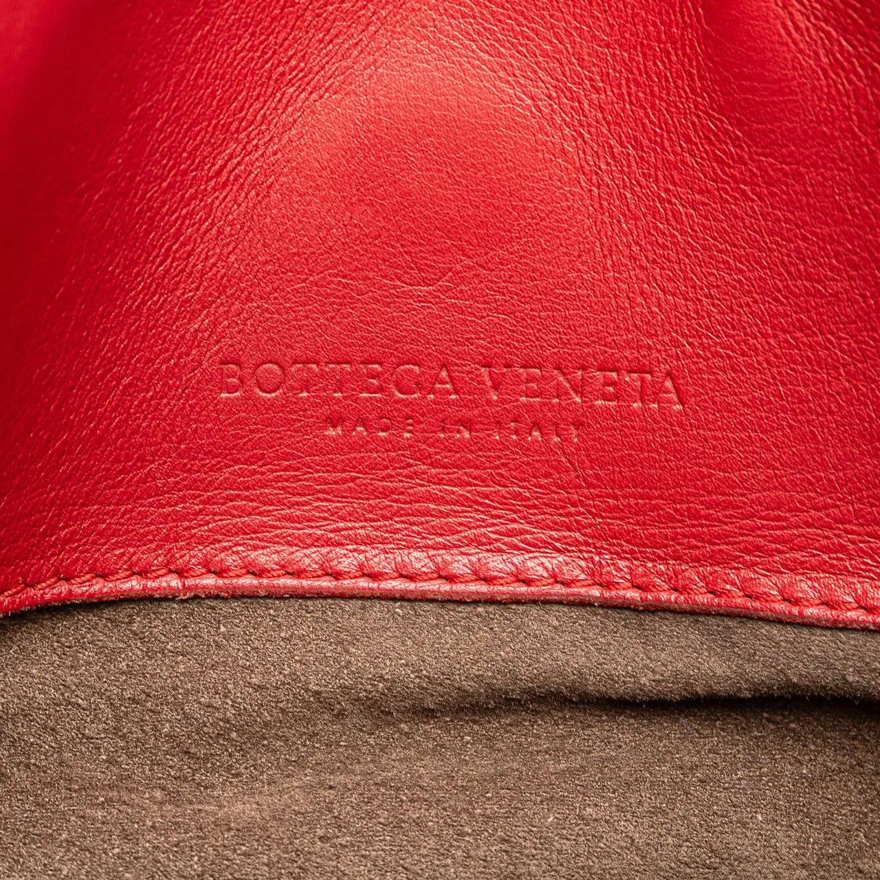 Thumbnail - Bottega Veneta Shopper - Medium Nappa Intrecciato Roma Tote - Gr. unisize - in Rot - für Damen