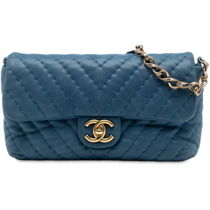 Chanel Schultertasche Medium Chevron Iridescent Calfskin Surpique Flap blau