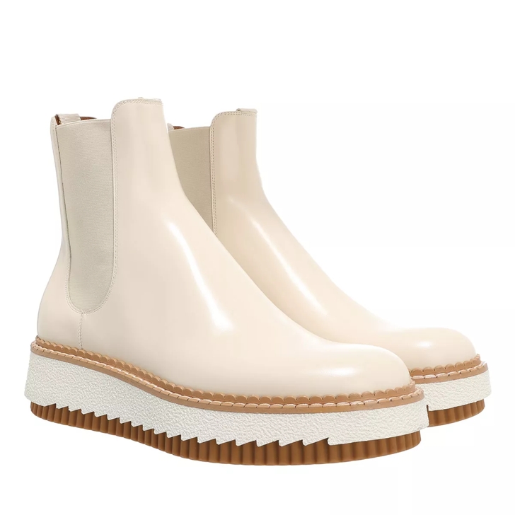 Chloe store flat boots