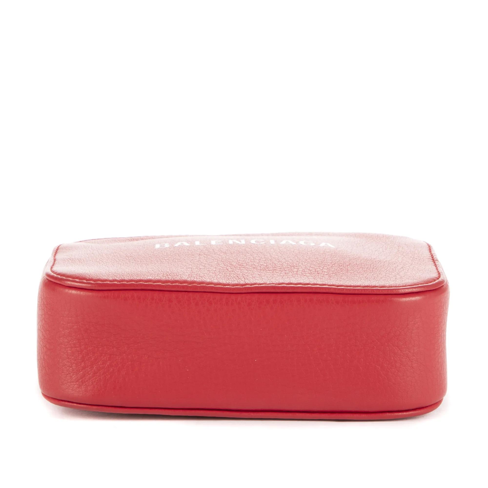 Thumbnail - Balenciaga Crossbody Bags - XS Everyday Camera Bag - Gr. unisize - in Rot - für Damen