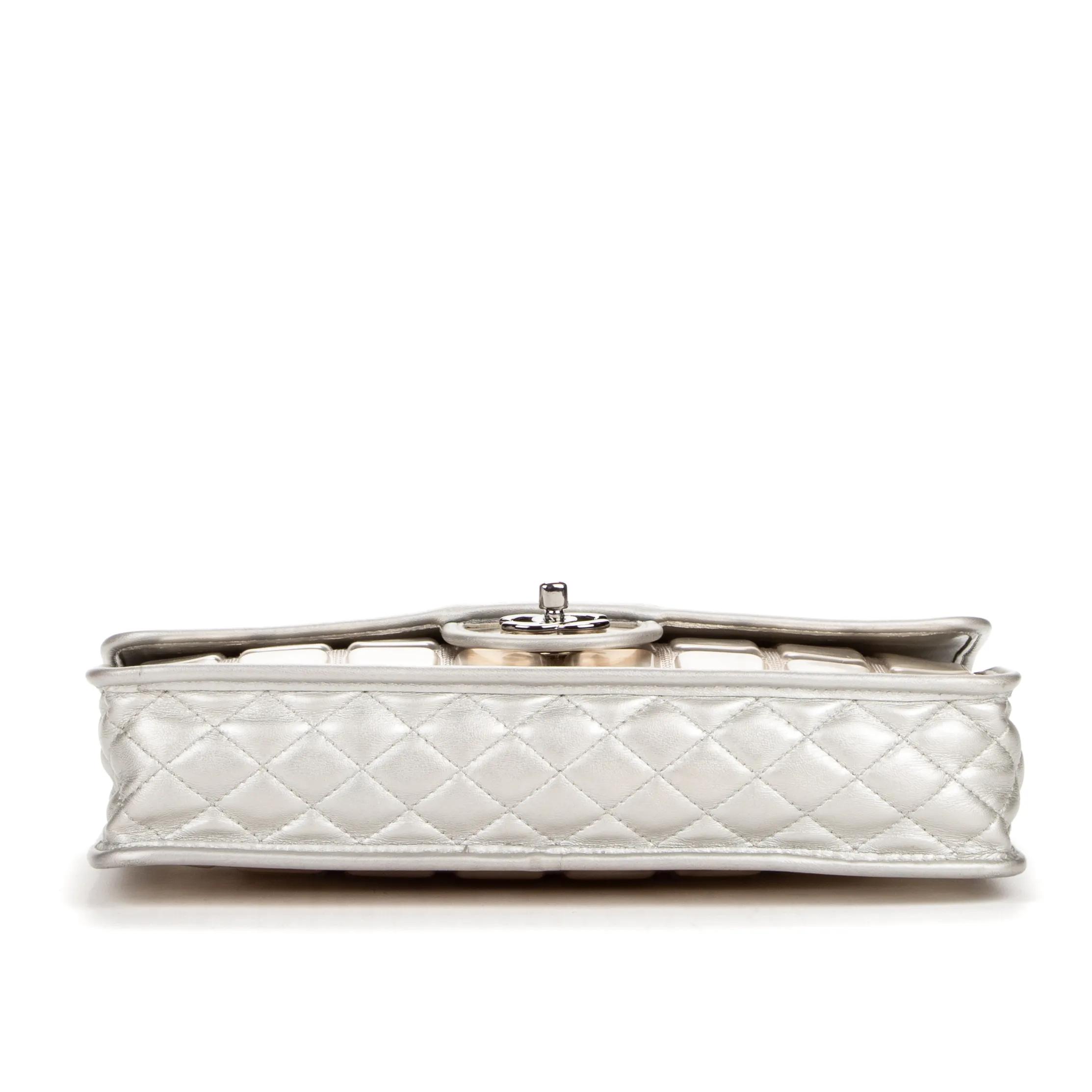 Thumbnail - Chanel Crossbody Bags - Ice cube flap - Gr. unisize - in Silber - für Damen