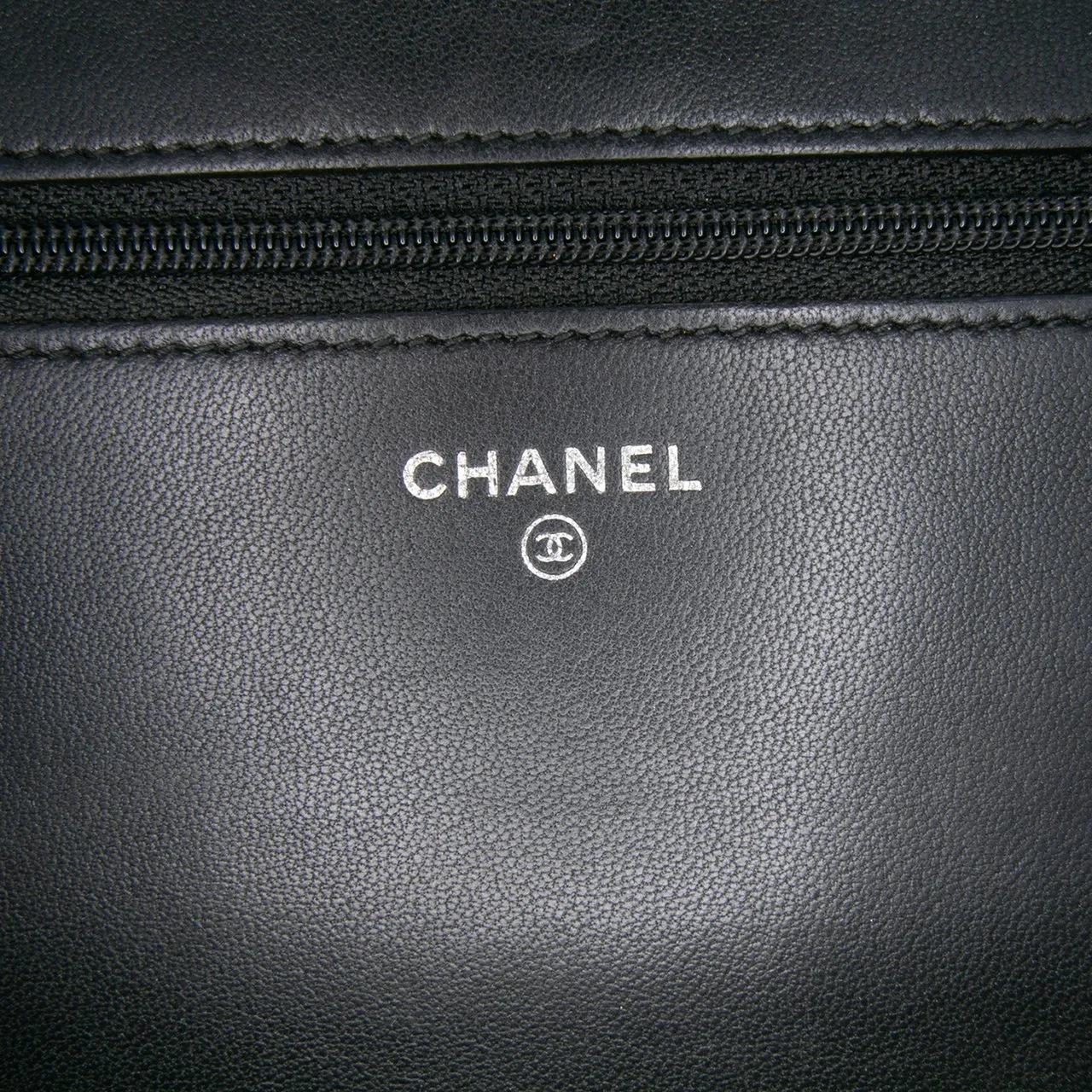 Thumbnail - Chanel Hobo Bags - CC Embossed Lambskin Wallet on Chain - Gr. unisize - in Schwarz - für Damen