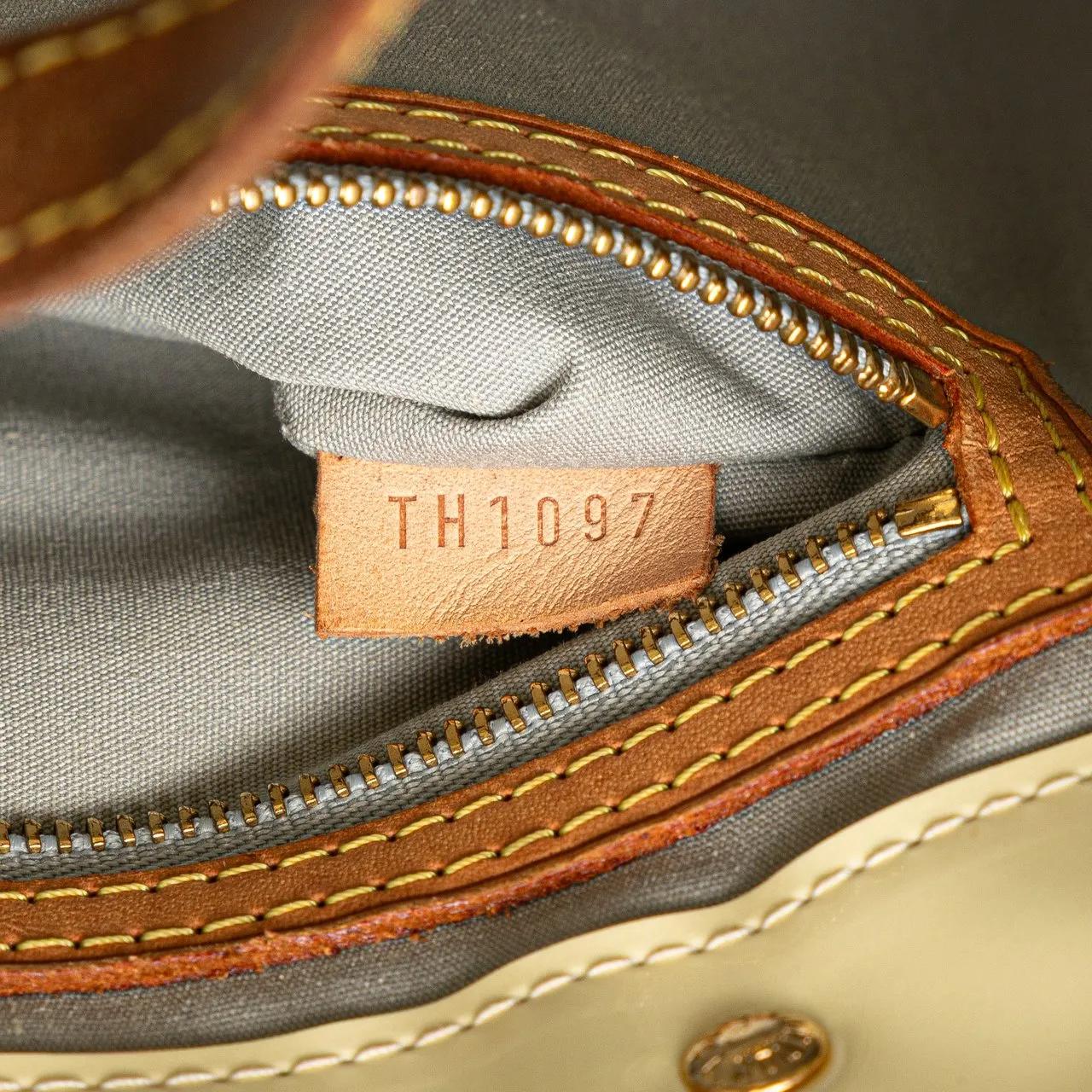 Thumbnail - Louis Vuitton Crossbody Bags - Monogram Vernis Reade PM - Gr. unisize - in Weiß - für Damen