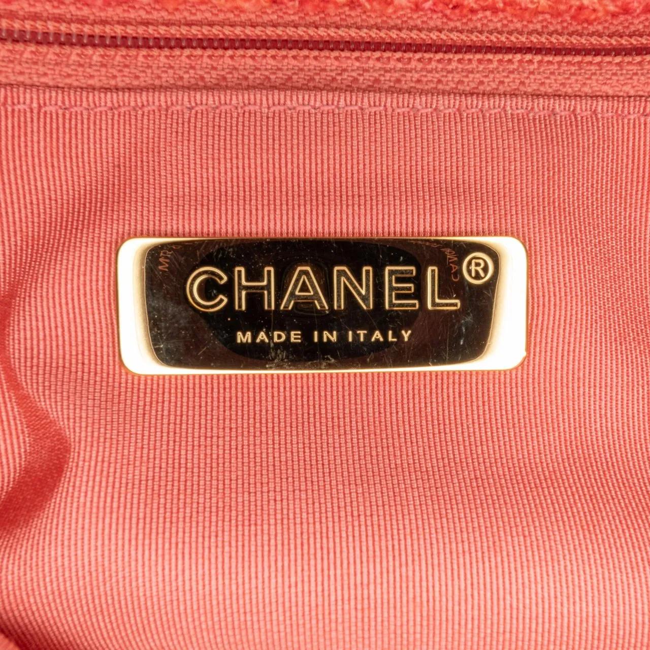 Chanel Hobo bags Medium Tweed 19 Flap in poeder roze