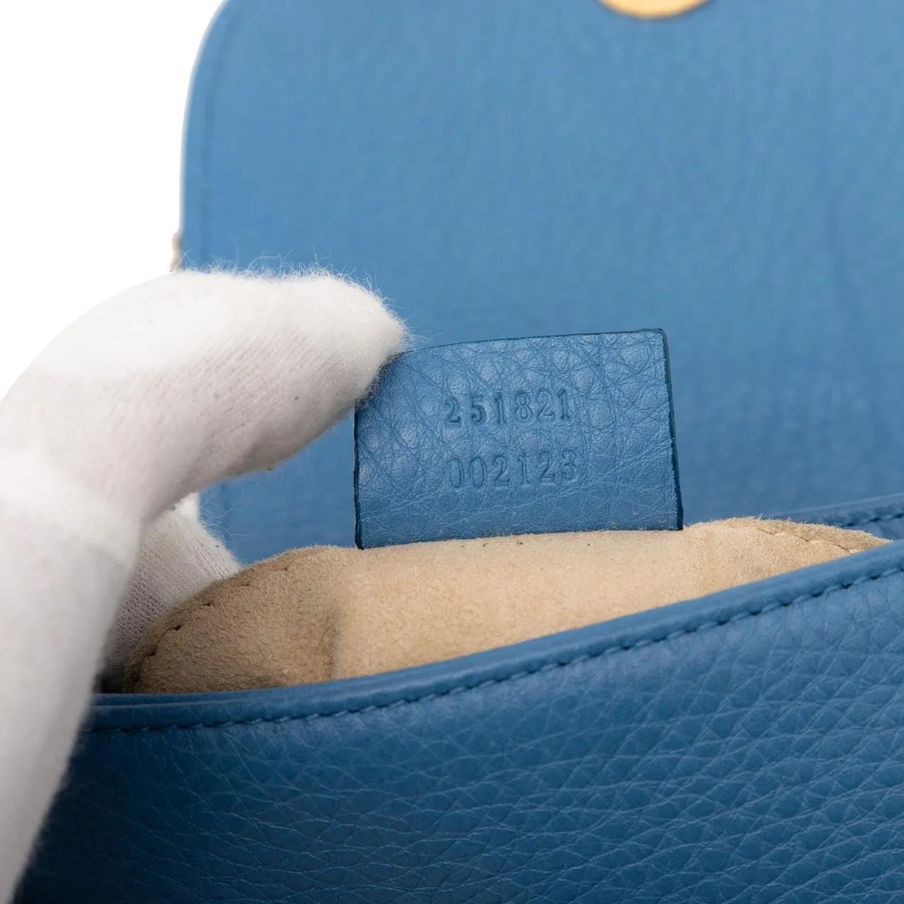 Thumbnail - Gucci Hobo Bags - Small Leather 1973 Chain Crossbody - Gr. unisize - in Blau - für Damen