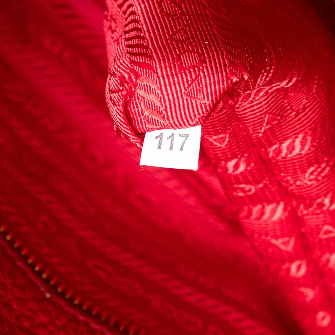 Thumbnail - Prada Hobo Bags - Vitello Daino Open Convertible Tote - Gr. unisize - in Rot - für Damen