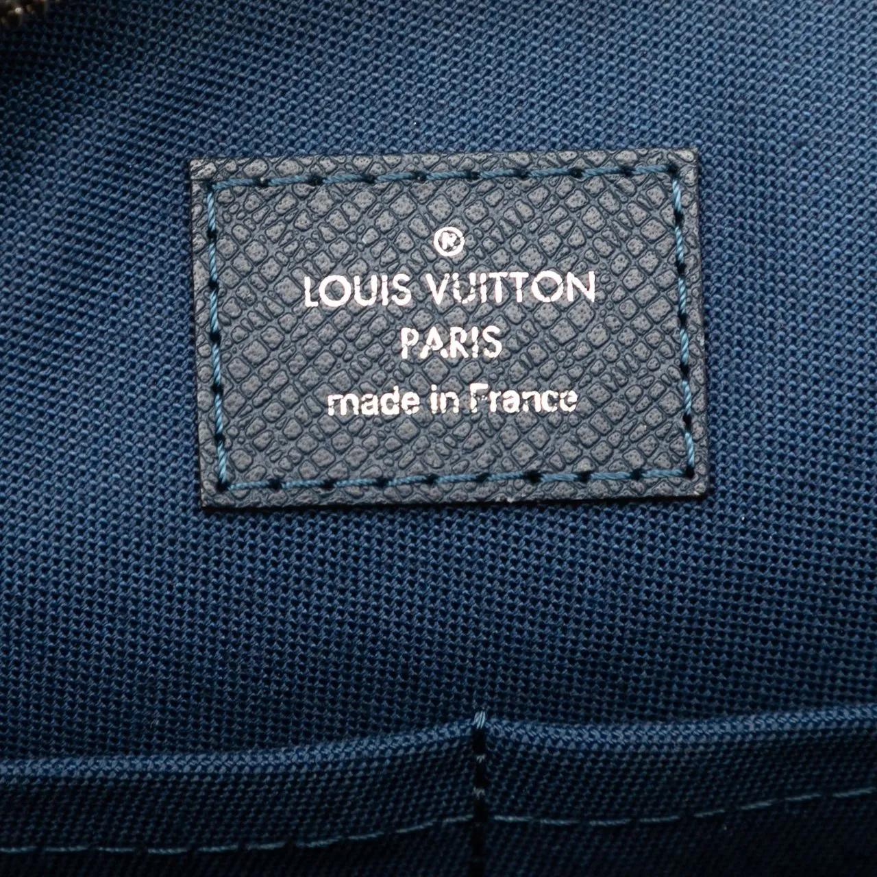 Thumbnail - Louis Vuitton Hobo Bags - Taiga Grigori PM - Gr. unisize - in Blau - für Damen