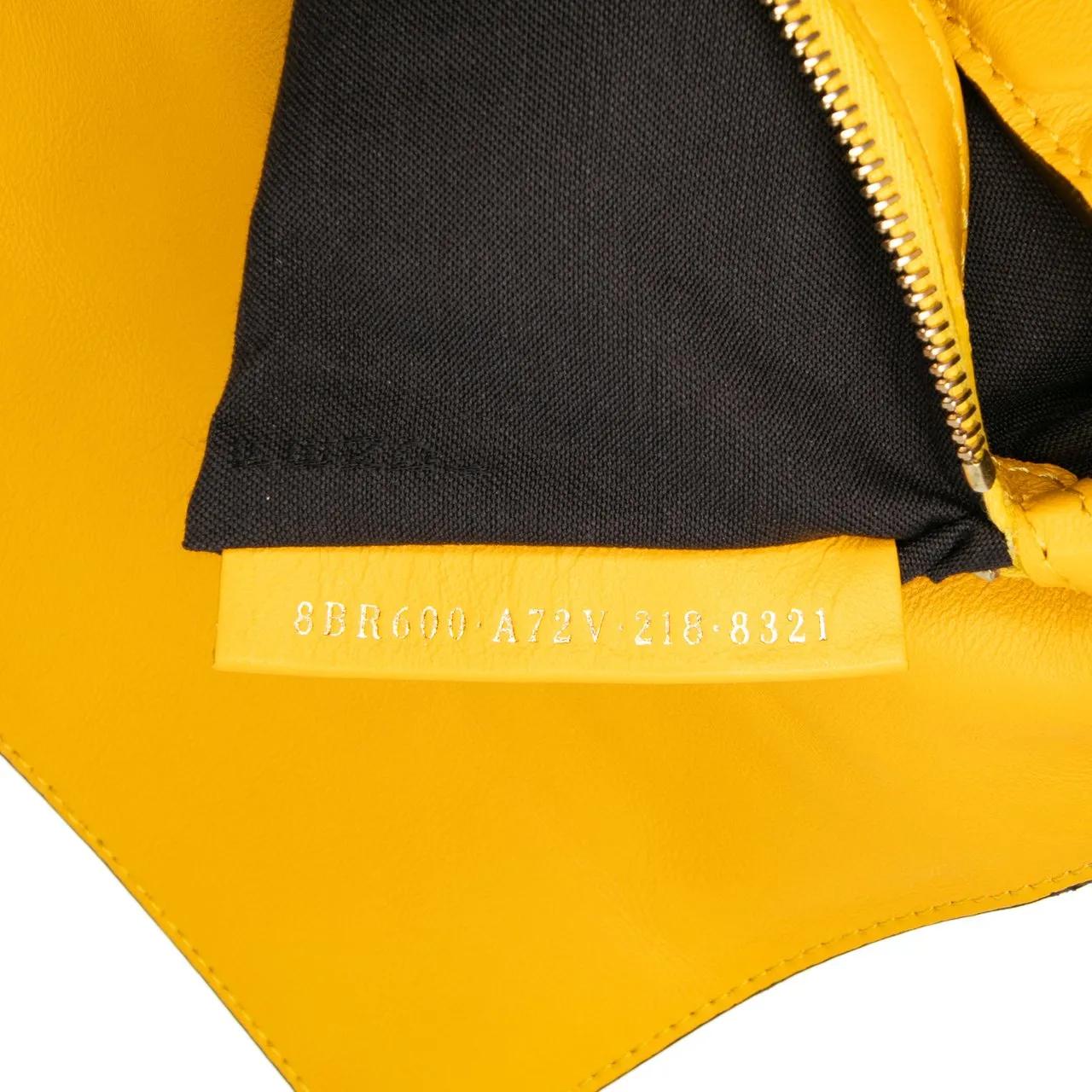 Thumbnail - Fendi Hobo Bags - Zucca Embossed Leather Baguette Satchel - Gr. unisize - in Gelb - für Damen