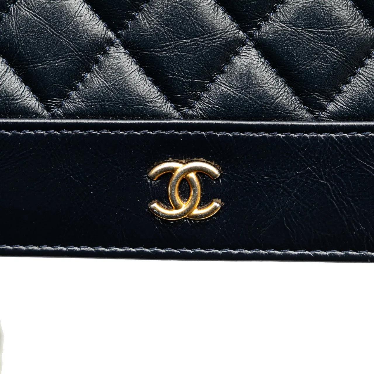 Thumbnail - Chanel Hobo Bags - Quilted Aged Calfskin Gabrielle Wallet On Chain - Gr. unisize - in Schwarz - für Damen