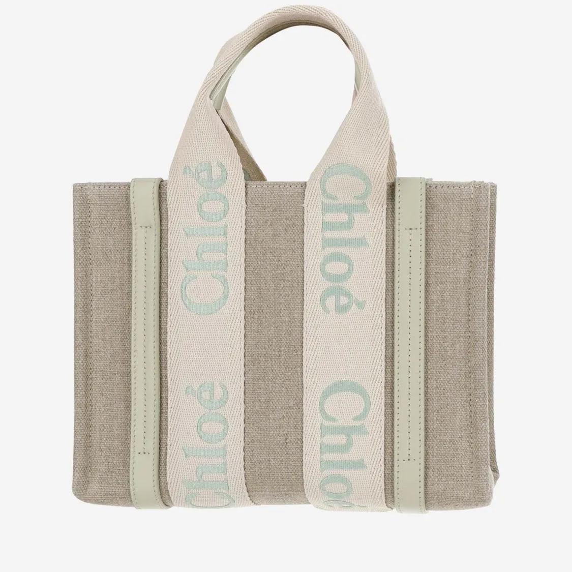 Chloé Shoppers & Totes Woody Tote Bag in grijs