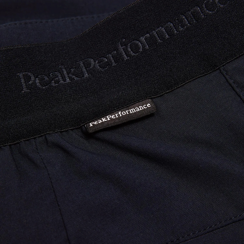 Peak Performance Freizeithose Sportive Shorts schwarz(Image 4)