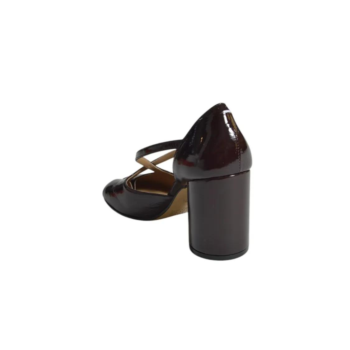 サンダル・ミュール Maison Margiela Tabi Sandals In Patent Leather In Wine Maison Margiela Tabi Sandals In Patent Leather In Wine
