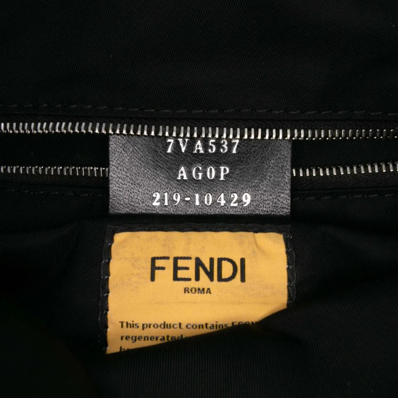 Thumbnail - Fendi Hobo Bags - Medium Econyl Nylon Baguette Crossbody - Gr. unisize - in Schwarz - für Damen
