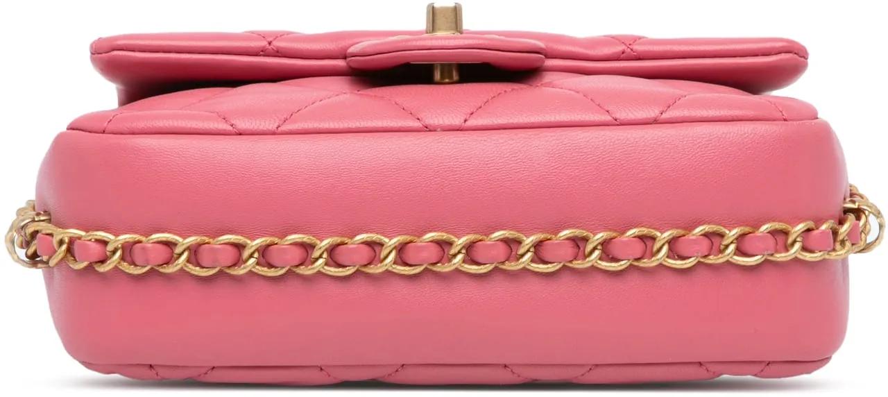 Chanel Hobo bags 2021-2023 Small Quilted Lambskin Dynasty Flap in poeder roze