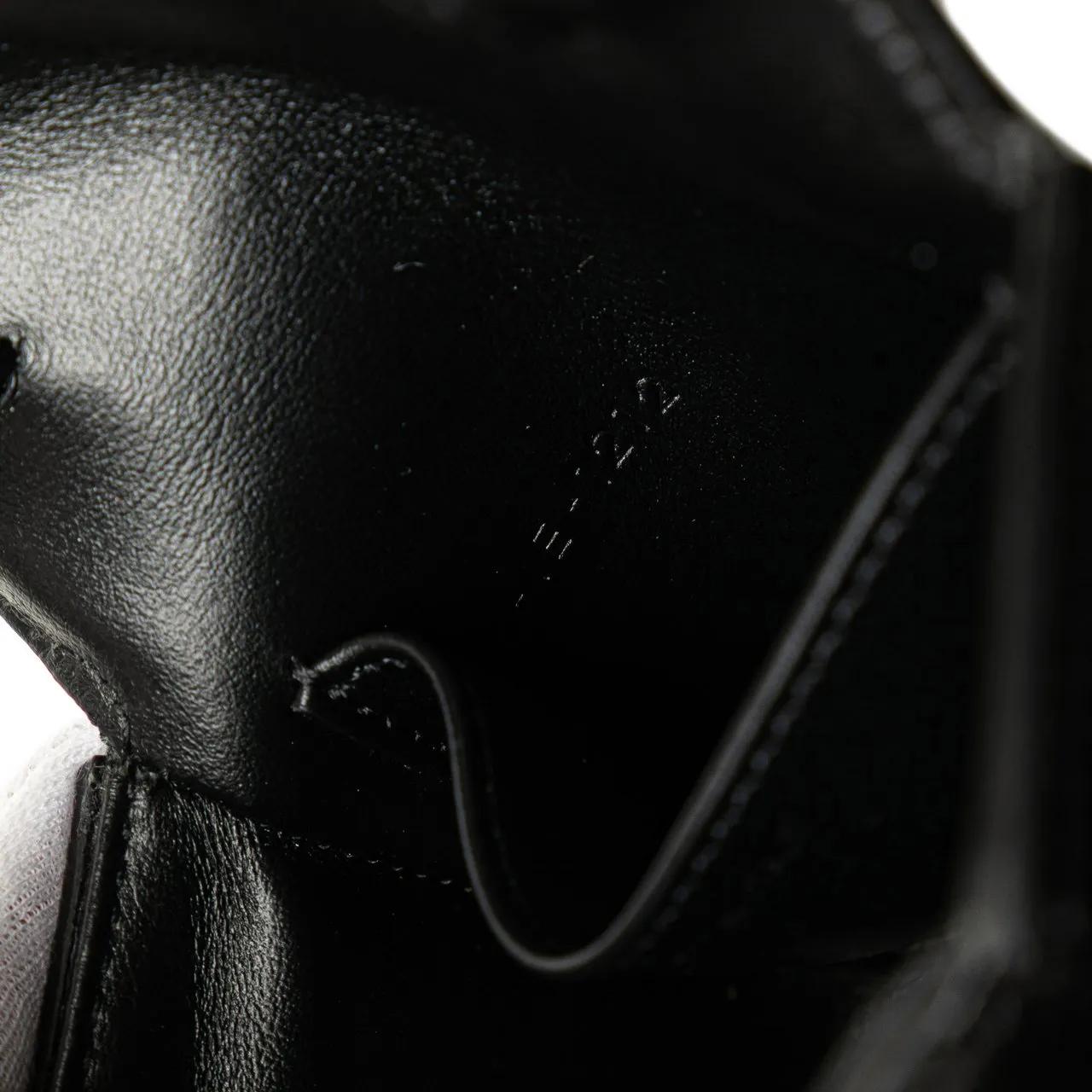 Thumbnail - Celine Hobo Bags - Mini Shiny Calfskin Triomphe Crossbody - Gr. unisize - in Schwarz - für Damen