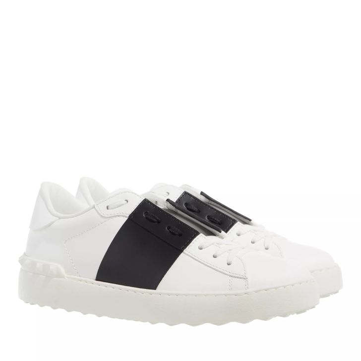 Sneakers best sale black white