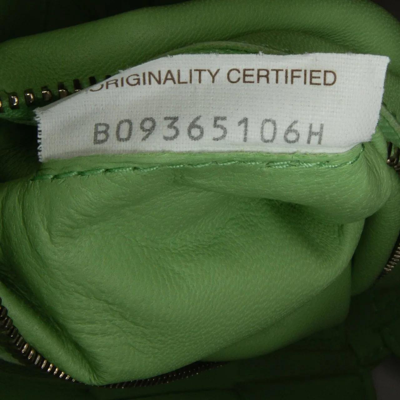 Bottega Veneta Hobo bags 2019-2023 Nappa Intrecciato Cassette Crossbody in groen