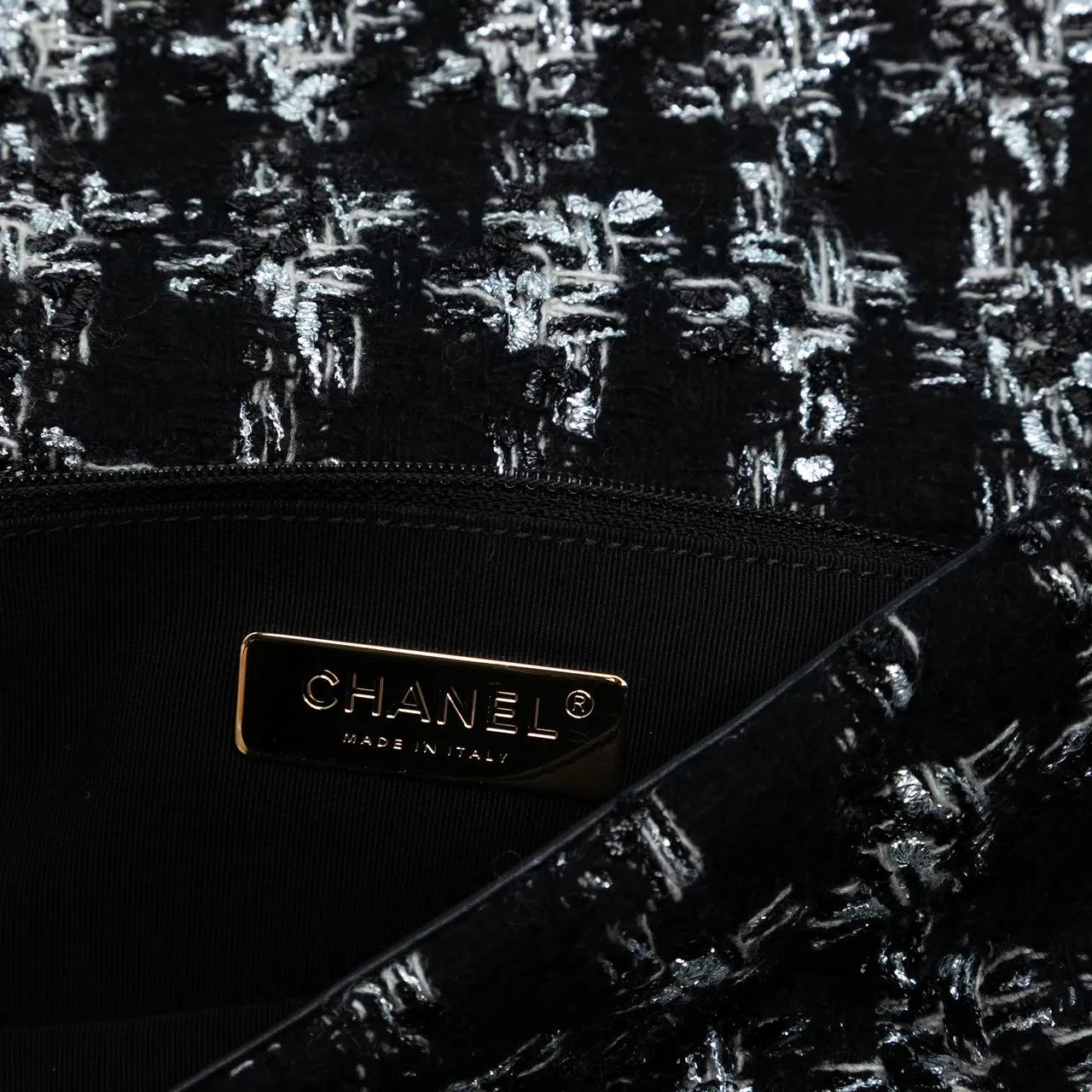 Thumbnail - Chanel Hobo Bags - Medium Tweed 19 Flap - Gr. unisize - in Schwarz - für Damen