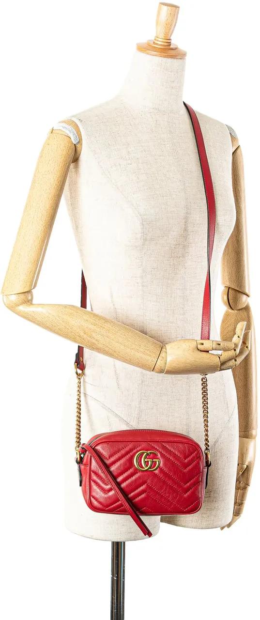 Thumbnail - Gucci Hobo Bags - Mini GG Marmont Matelasse Leather Crossbody - Gr. unisize - in Rot - für Damen