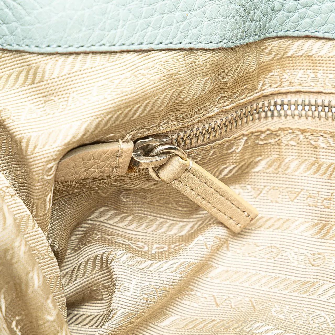 Thumbnail - Prada Hobo Bags - Vitello Daino Shoulder Bag - Gr. unisize - in Blau - für Damen