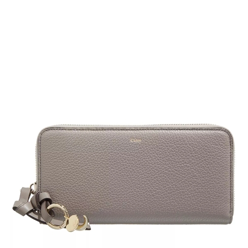 Chloé Logo Charm Zipped Wallet In Leather Cashmere Grey Plånbok med dragkedja