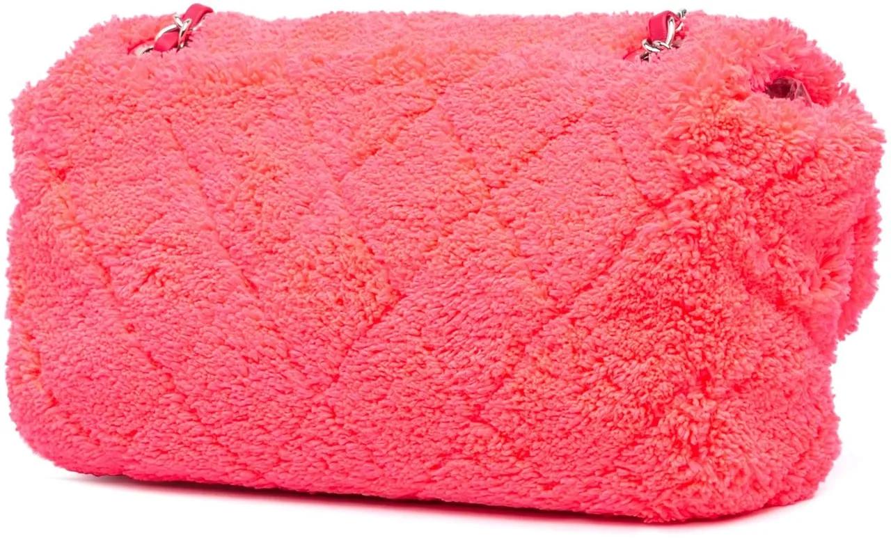 Chanel Hobo bags 2019 Medium Quilted Terry Cloth Coco Beach Flap in poeder roze
