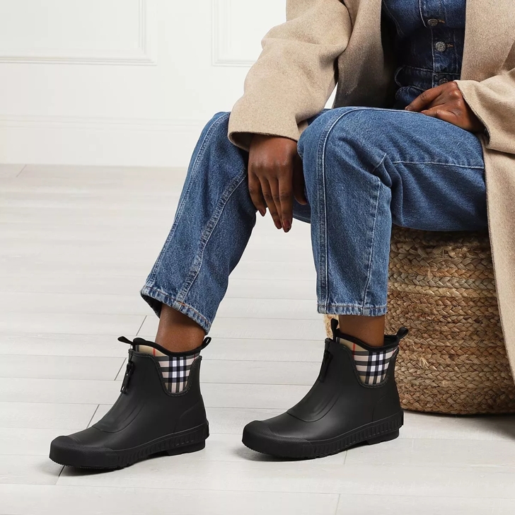 Burberry sale sales boots