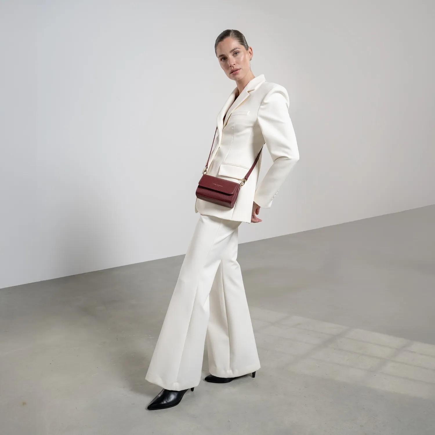 Isabel Bernard Crossbody bags Femme Forte Kim Umhängetasche in rood