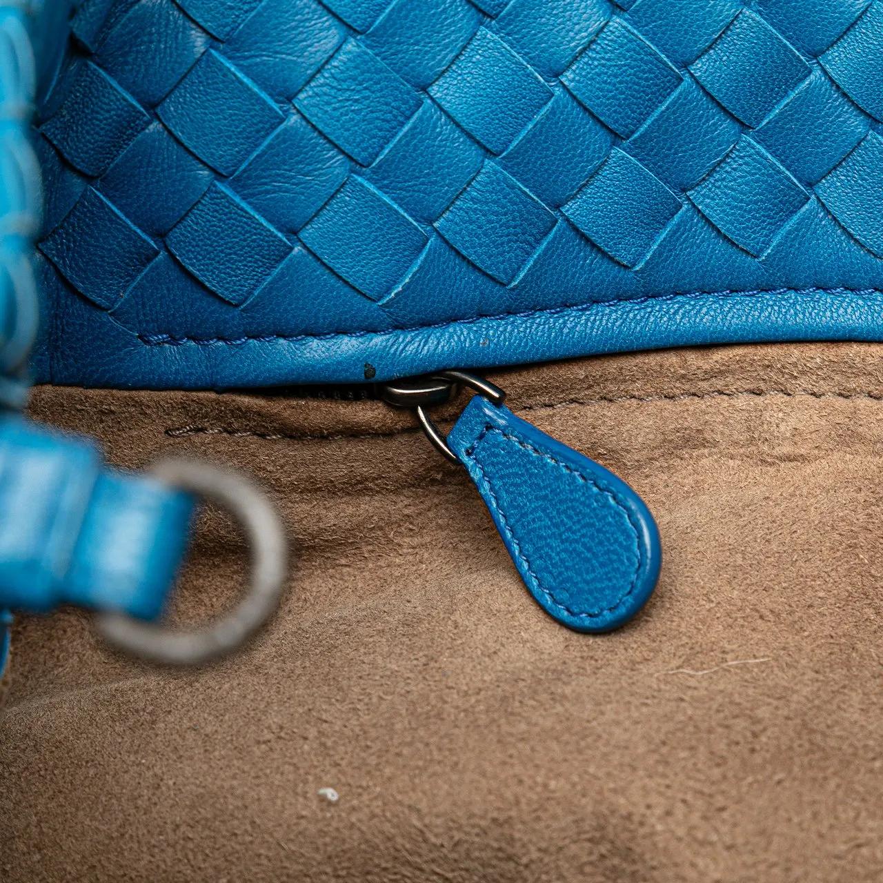 Thumbnail - Bottega Veneta Shopper - Medium Nappa Intrecciato Cesta Tote - Gr. unisize - in Blau - für Damen