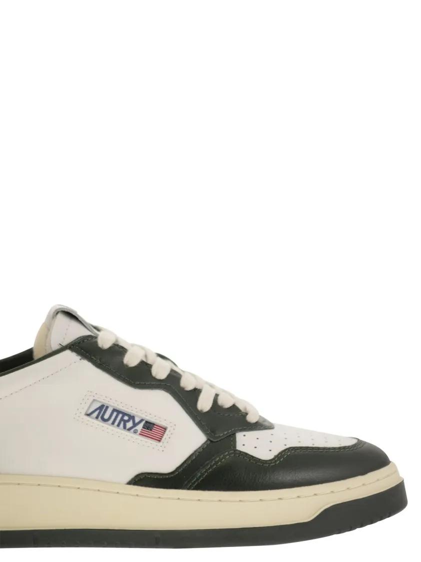 Thumbnail - Autry Low-Top Sneaker - Medalist Low - Leather Sneakers - Gr. 45 (EU) - in Weiß - für Damen