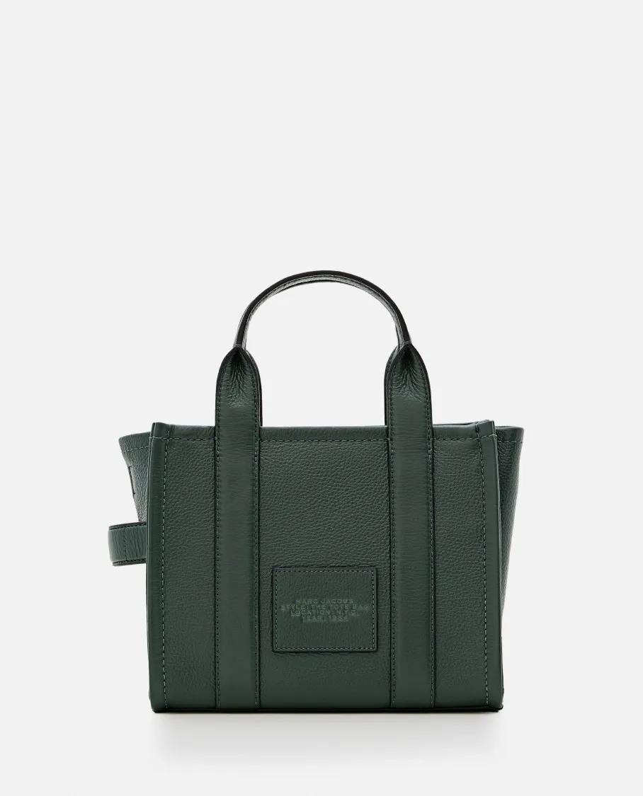 Marc Jacobs Shoppers & Totes The Small Leather Tote Bag in groen