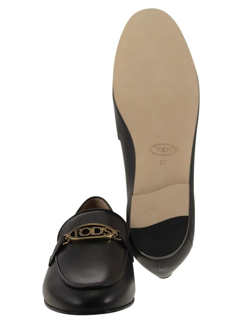 Thumbnail - Leather Loafers With Oval Metal Logo - Gr. 36,5 (EU) - in Schwarz