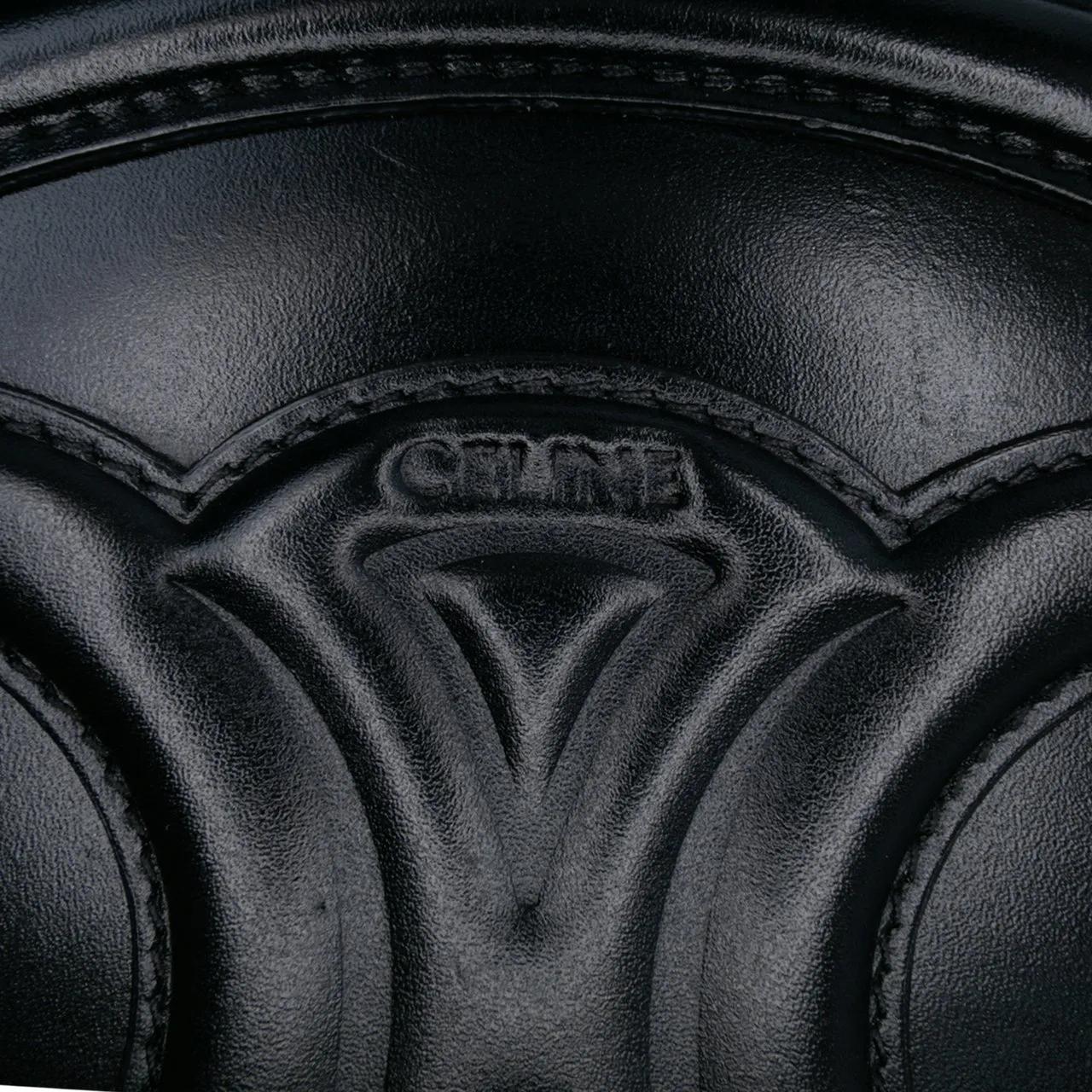 Thumbnail - Celine Hobo Bags - Small Calfskin Cuir Triomphe Oval Crossbody - Gr. unisize - in Schwarz - für Damen