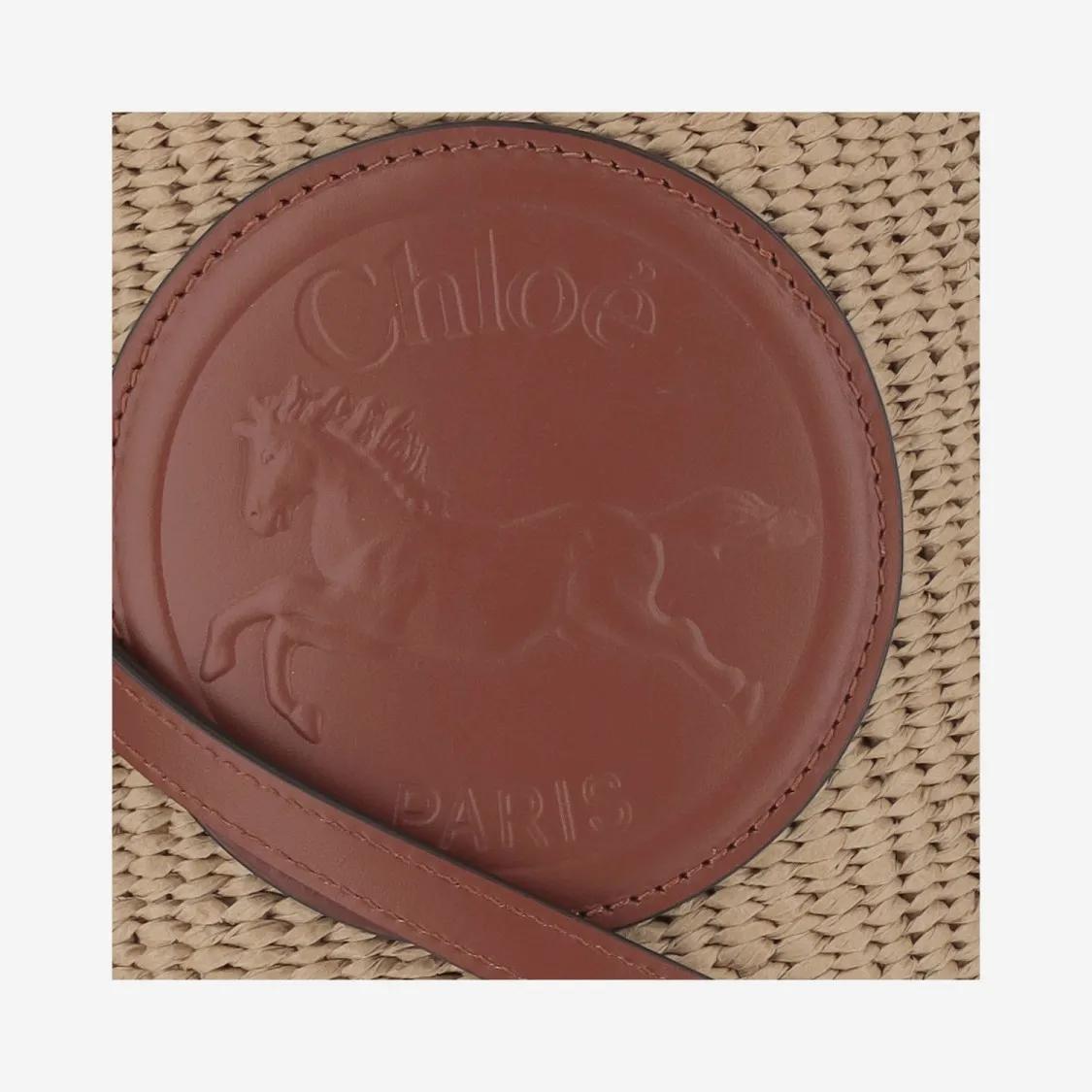 Chloé Hobo bags Small Horse Medal Bag Made Of Natural Fibers in bruin