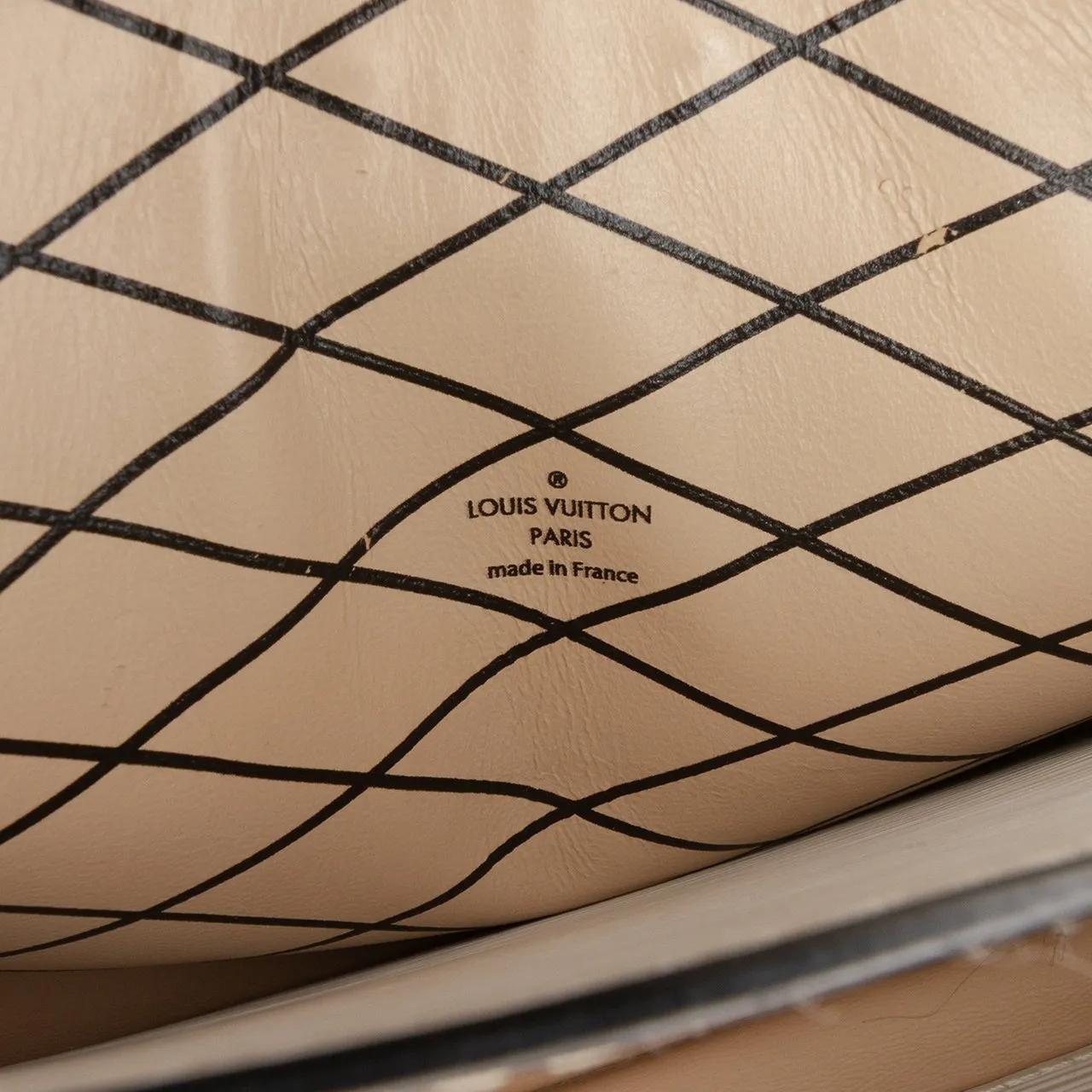 Thumbnail - Louis Vuitton Hobo Bags - Epi Trunk Clutch - Gr. unisize - in Weiß - für Damen