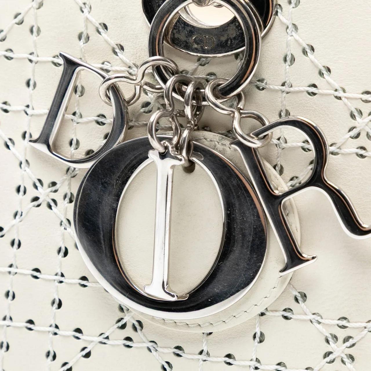 Thumbnail - Christian Dior Hobo Bags - Medium Perforated Calfskin Cannage Lady Dior - Gr. unisize - in Weiß - für Damen