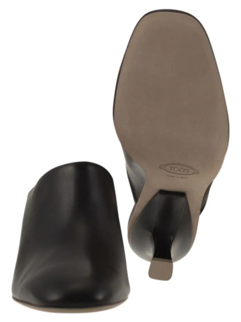 Thumbnail - Tod's Slipper & Pantoletten - Refined Black Leather Sabot With Contrasting Detai - Gr. 37,5 (EU) - in Schwarz - für Dame...