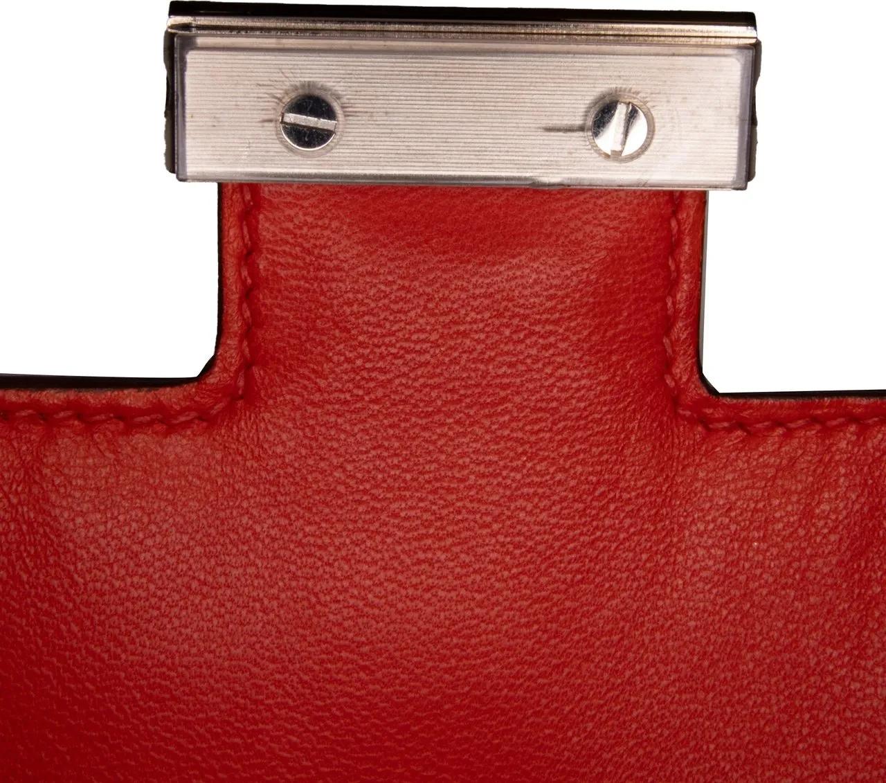 Hermès Hobo bags Mini Tadelakt Constance 18 in rood