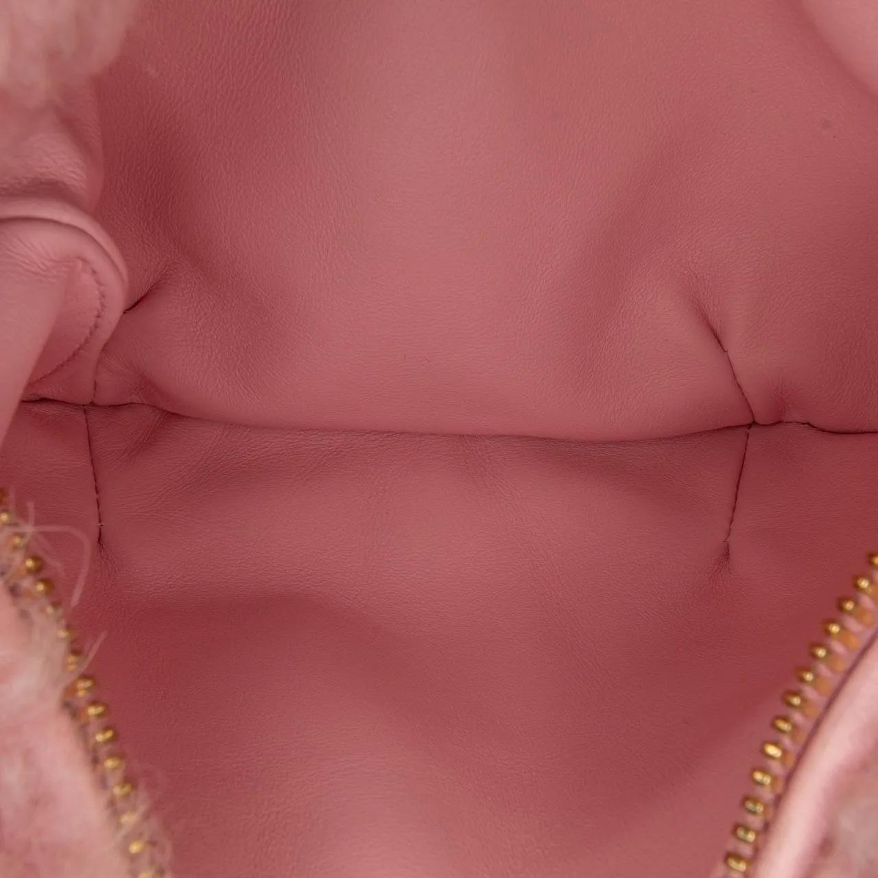Bottega Veneta Hobo bags 2012-2023 Mini Shearling Jodie in poeder roze