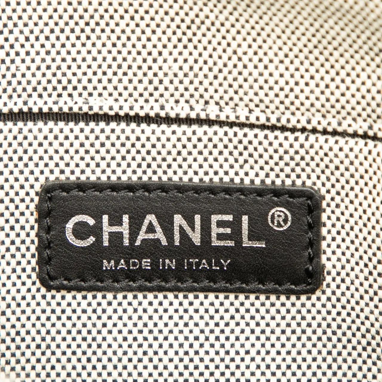 Thumbnail - Chanel Hobo Bags - Canvas CC Camellia No. 5 Shoulder Bag - Gr. unisize - in Grau - für Damen