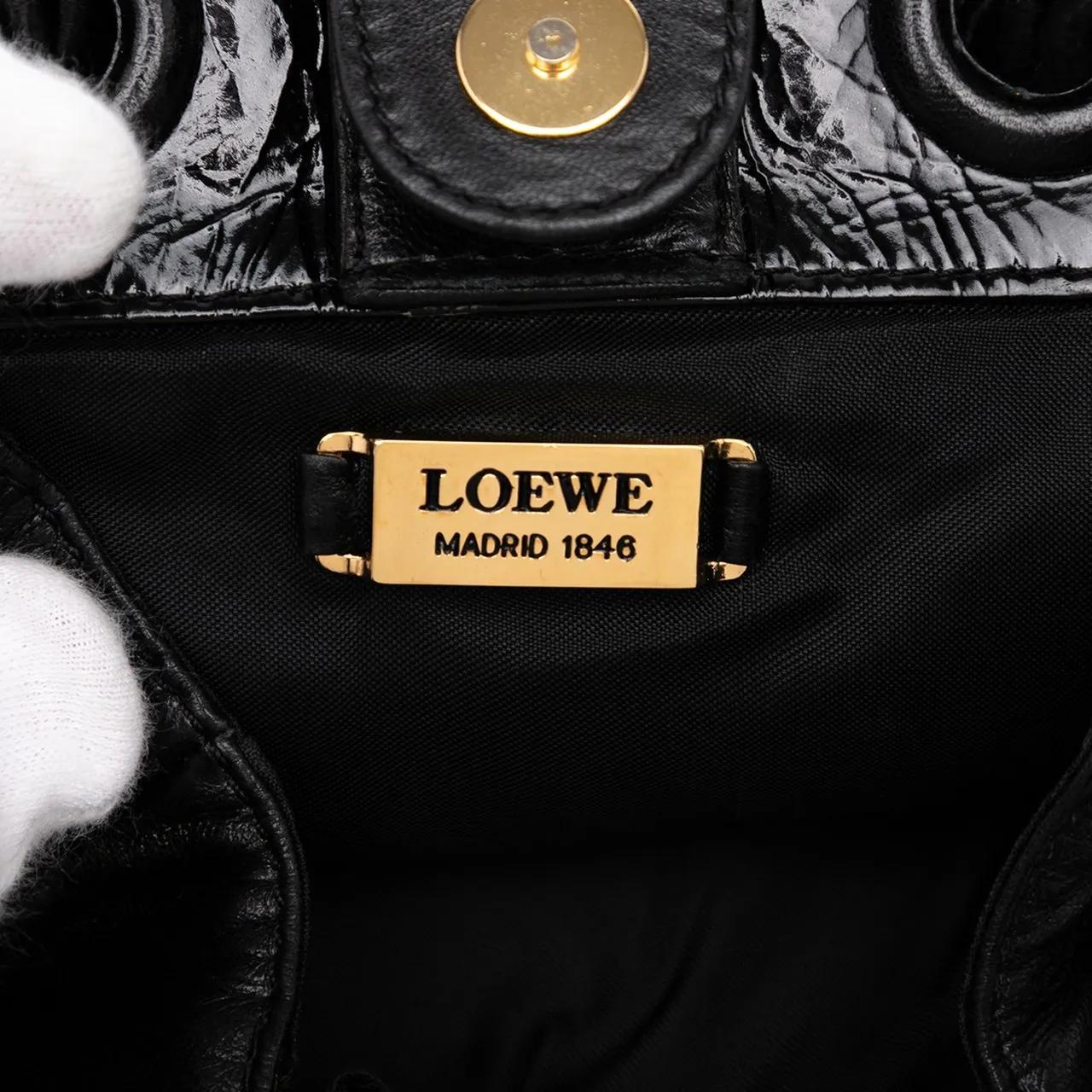 Thumbnail - Loewe Hobo Bags - Studded Leather Drawstring Crossbody - Gr. unisize - in Schwarz - für Damen