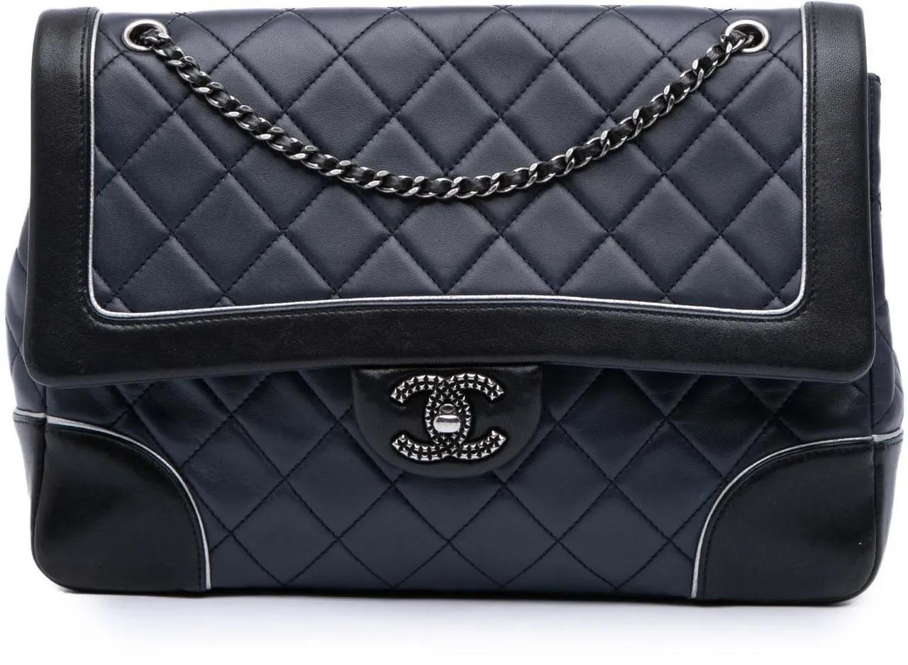 Chanel Hobo Bags - Paris-Salzburg Jumbo Bicolor Quilted Lambskin Tyro - Gr. unisize - in Blau - für Damen