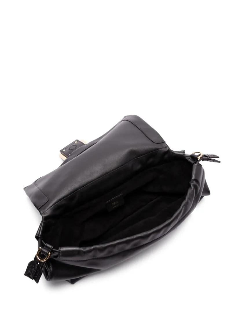 Fendi Hobo bags Gathered Leather Handbag With Gold-Tone Clasp in zwart