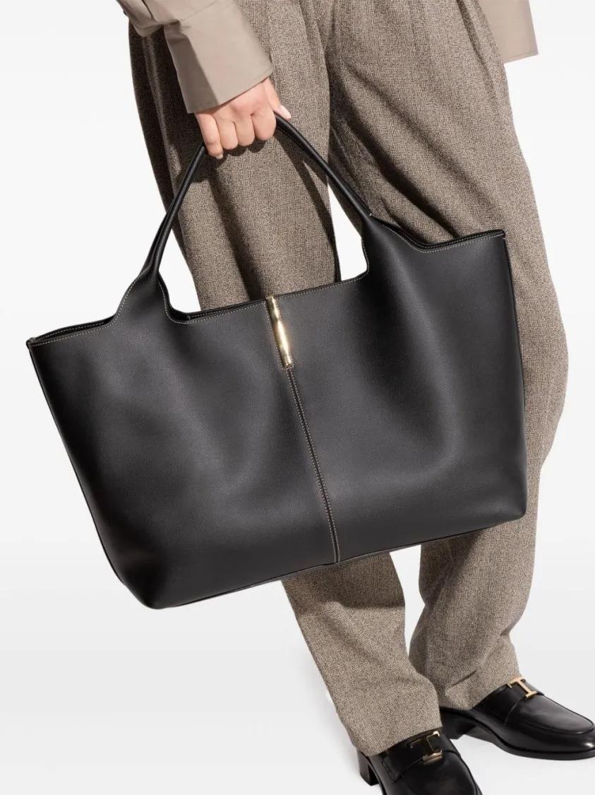 TOD'S Shoppers & Totes Spacious Tote Bag With Design And Lining in zwart