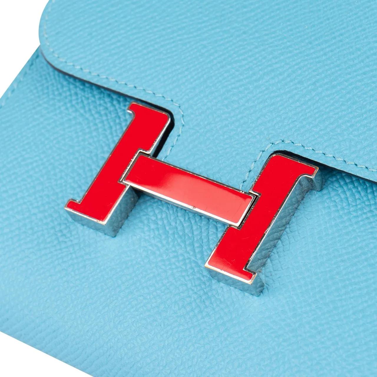 Thumbnail - Hermès Portemonnaie - Hermes Blue Epsom Leather Constance Compact Wallet - Gr. unisize - in Bunt - für Damen