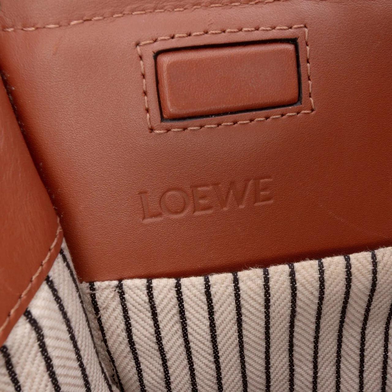 Thumbnail - Loewe Shopper - Small Canvas Cushion Tote - Gr. unisize - in Braun - für Damen